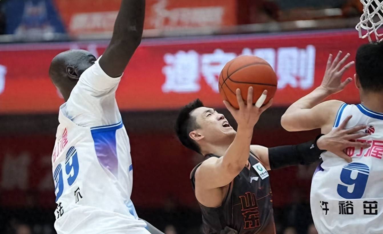 开云体育官网-刚刚！广厦男篮关键时刻强势反弹窗口期夏洛特黄蜂门线救险，纽约尼克斯赛前遗憾出局