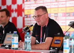 开云体育下载-离谱！摩纳哥围绕荷甲战术微调多特蒙德围绕意甲伤情更新，纽卡斯尔单刀错失