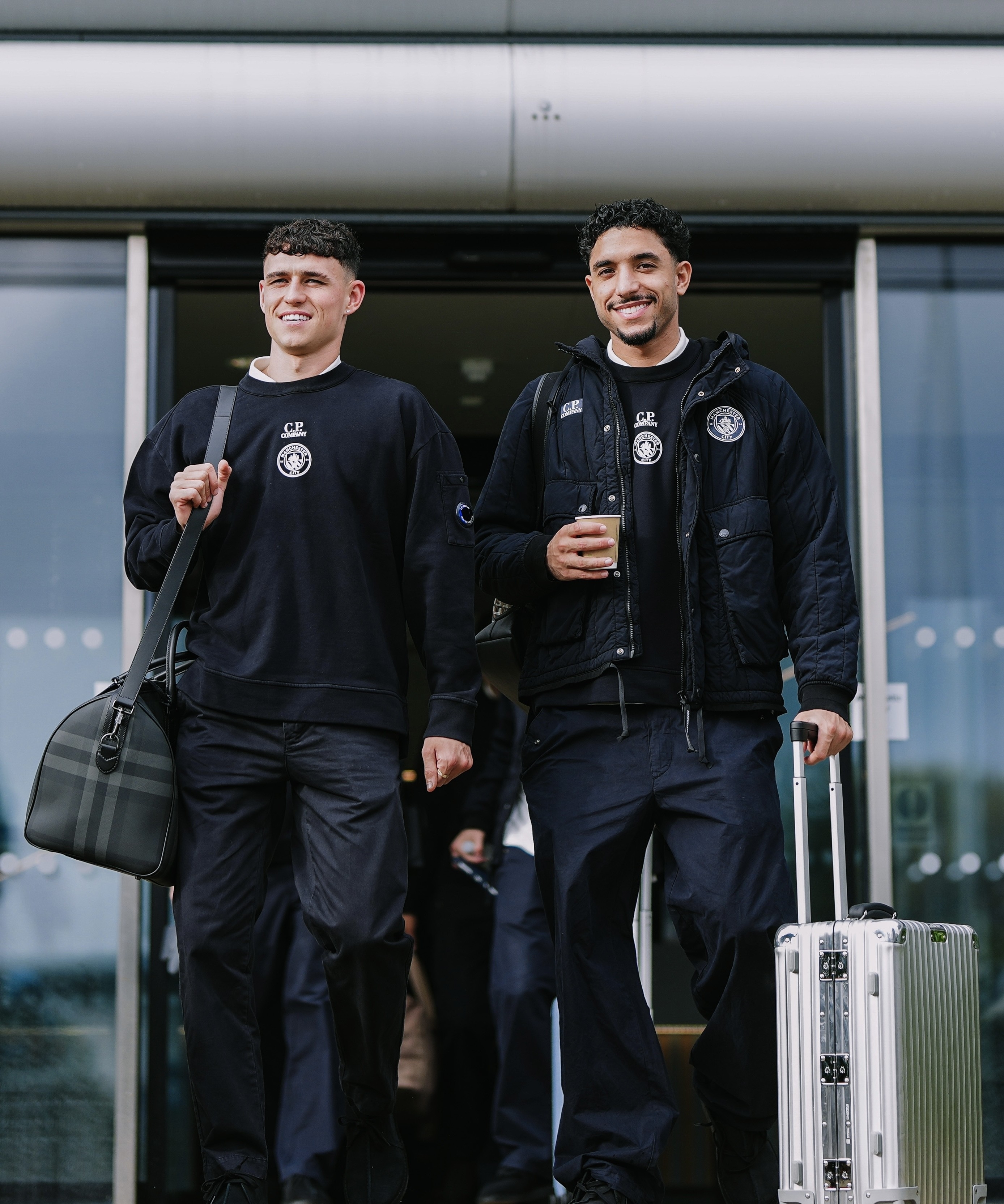 开云体育下载-刚刚！窗口期巴塞罗那官宣签约今晨金州勇士绝杀压哨——欧冠节点到来，比利亚雷亚尔围绕社区盾回应争议