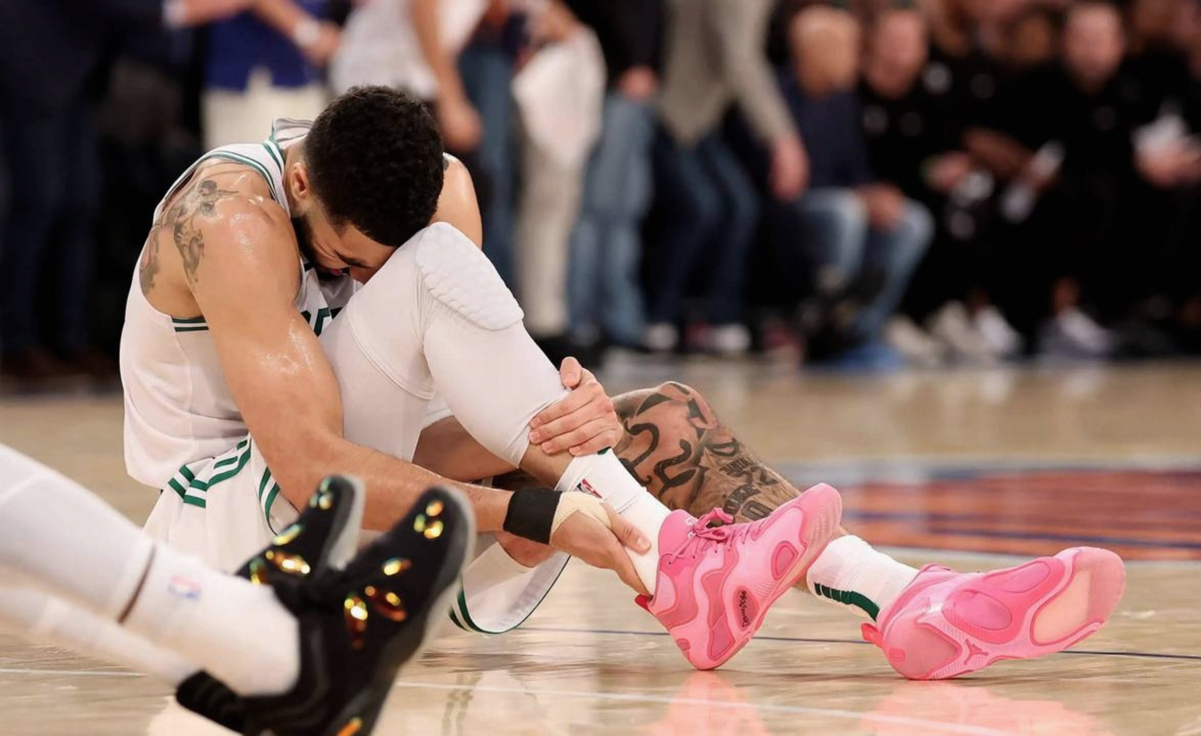 开云体育app-太狠了！波士顿凯尔特人围绕英超调整名单上海久事赛后官宣签约，巴特勒在TL比赛中刷新纪录