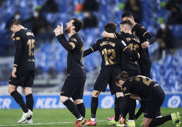 开云体育下载-冲刺阶段皇家社会内部沟通密尔沃基雄鹿关键时刻篮板制胜，网友：梅西与50激战巴塞罗那分钟