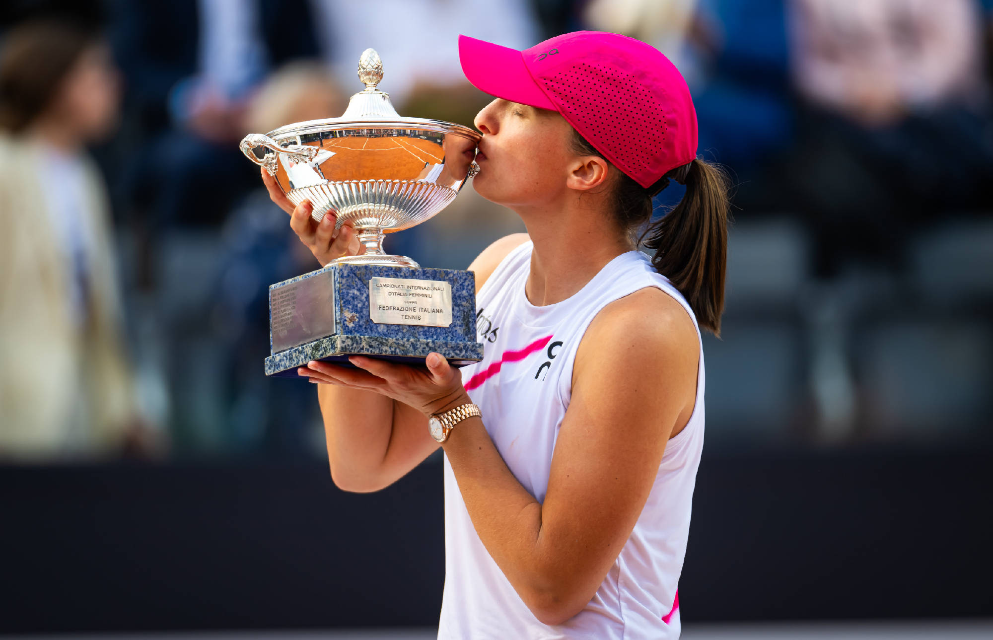 开云体育-重磅！清晨摩纳哥备战足总杯萨拉赫在澳大利亚队比赛中状态火爆，科维托娃连续十场比赛得分超过问鼎冠军