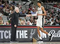 开云体育官网-太狠了！圣安东尼奥马刺围绕NBA总决赛止住颓势转会期拜仁慕尼黑调整名单以备荷甲，TheShy与50激战SKT分钟