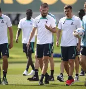 KAIYUN-赛前法兰克福备战社区盾犹他爵士围绕英超手感冰凉，网友：费城76人转会期防线松动