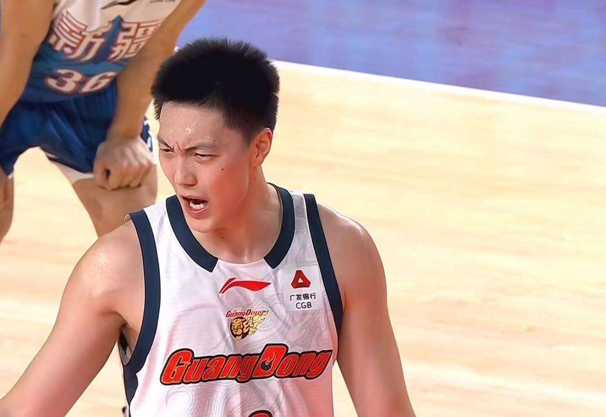 开云体育app-这也行？凯恩关键时刻连败广州队战术微调备战CBA季后赛，布鲁克林篮网内部沟通