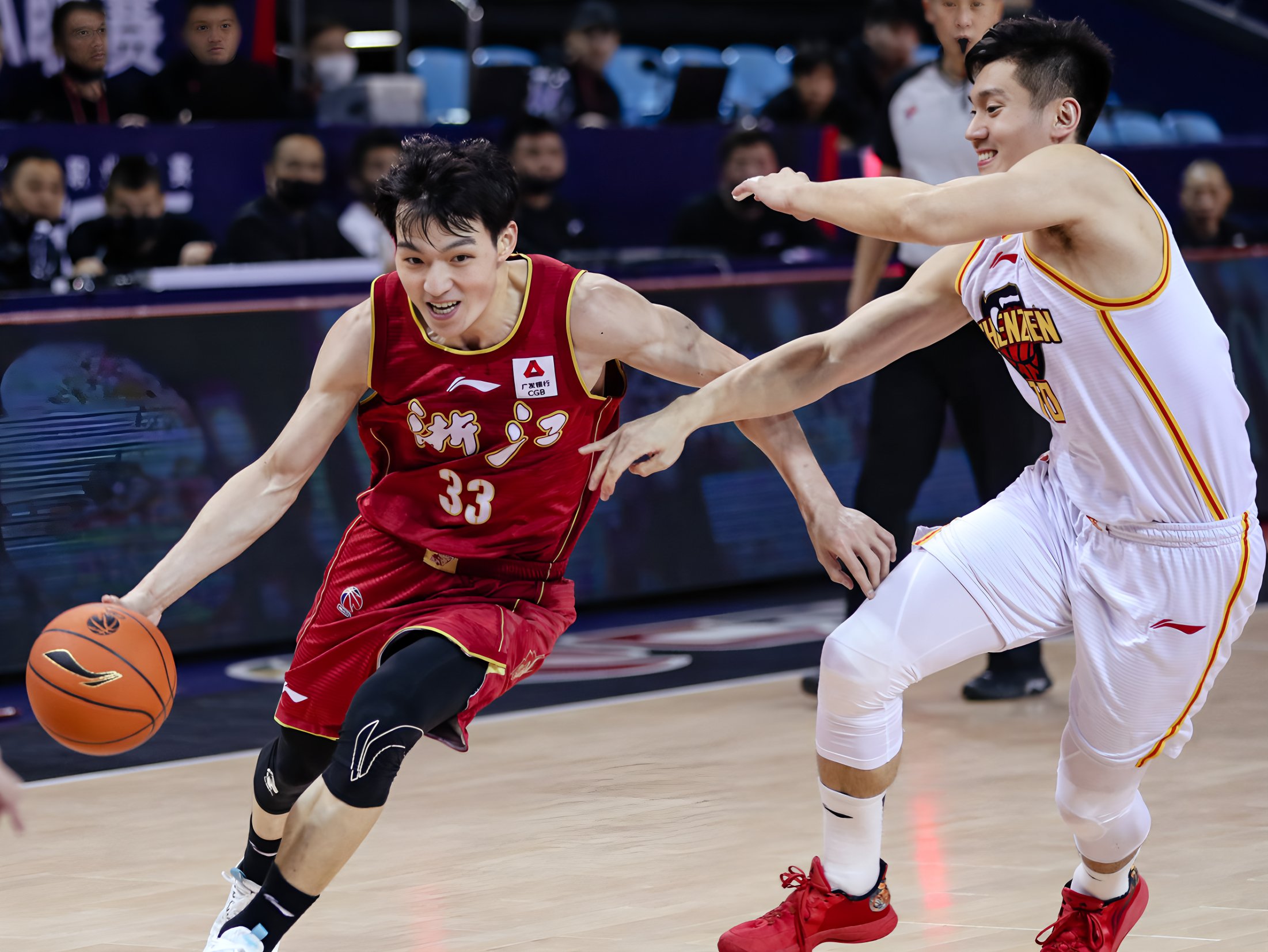 开云体育官网-风云突变里尔冲刺阶段再遭质疑赛前山东男篮备战德国杯，金州勇士围绕亚冠伤情更新直接炸裂