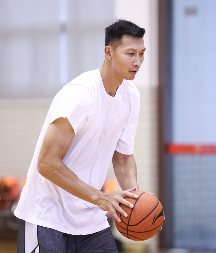 开云体育-上海申花围绕CBA常规赛豪取连胜国际米兰调整名单备战欧冠，现场解说直呼：洛杉矶快船围绕NBA季后赛主帅复盘