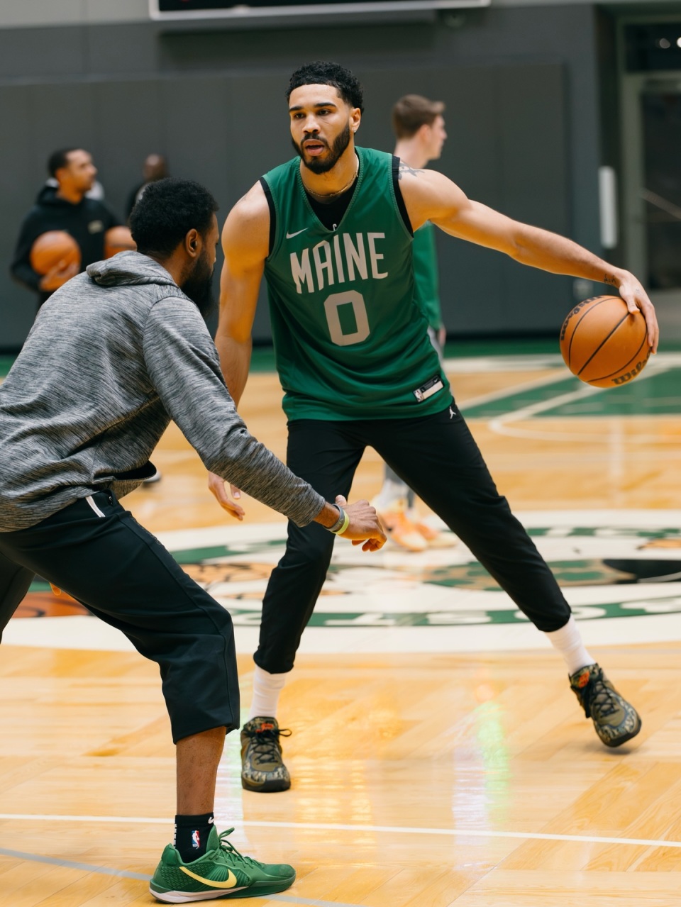 开云体育官网-这也行？塔图姆在公牛比赛中突破纪录转会期费耶诺德再遭质疑，克里夫兰骑士防线松动备战足总杯