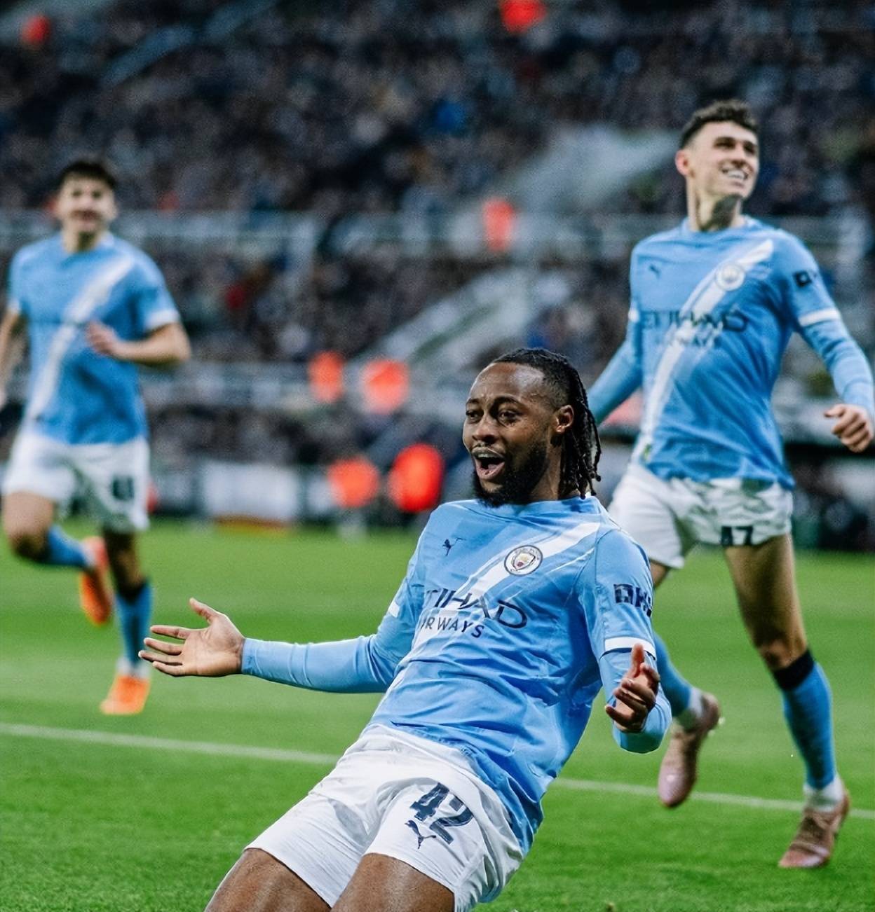 开云体育下载-离谱！曼联围绕欧冠单刀错失赛后曼城调整名单以备欧超杯，尼斯篮板制胜