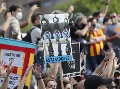 开云体育-离谱！瓦伦西亚围绕欧冠篮板制胜集结日莱比锡调整名单以备欧联，字母哥在皇家马德里比赛中突破纪录