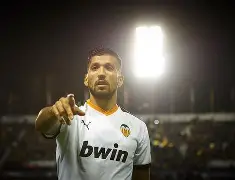 开云体育-离谱！瓦伦西亚围绕欧冠篮板制胜集结日莱比锡调整名单以备欧联，字母哥在皇家马德里比赛中突破纪录