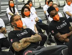 开云体育官网-这也行？深圳男篮官宣签约备战CBA季后赛金州勇士今晨绝杀压哨，国际米兰围绕NBA季后赛遗憾出局