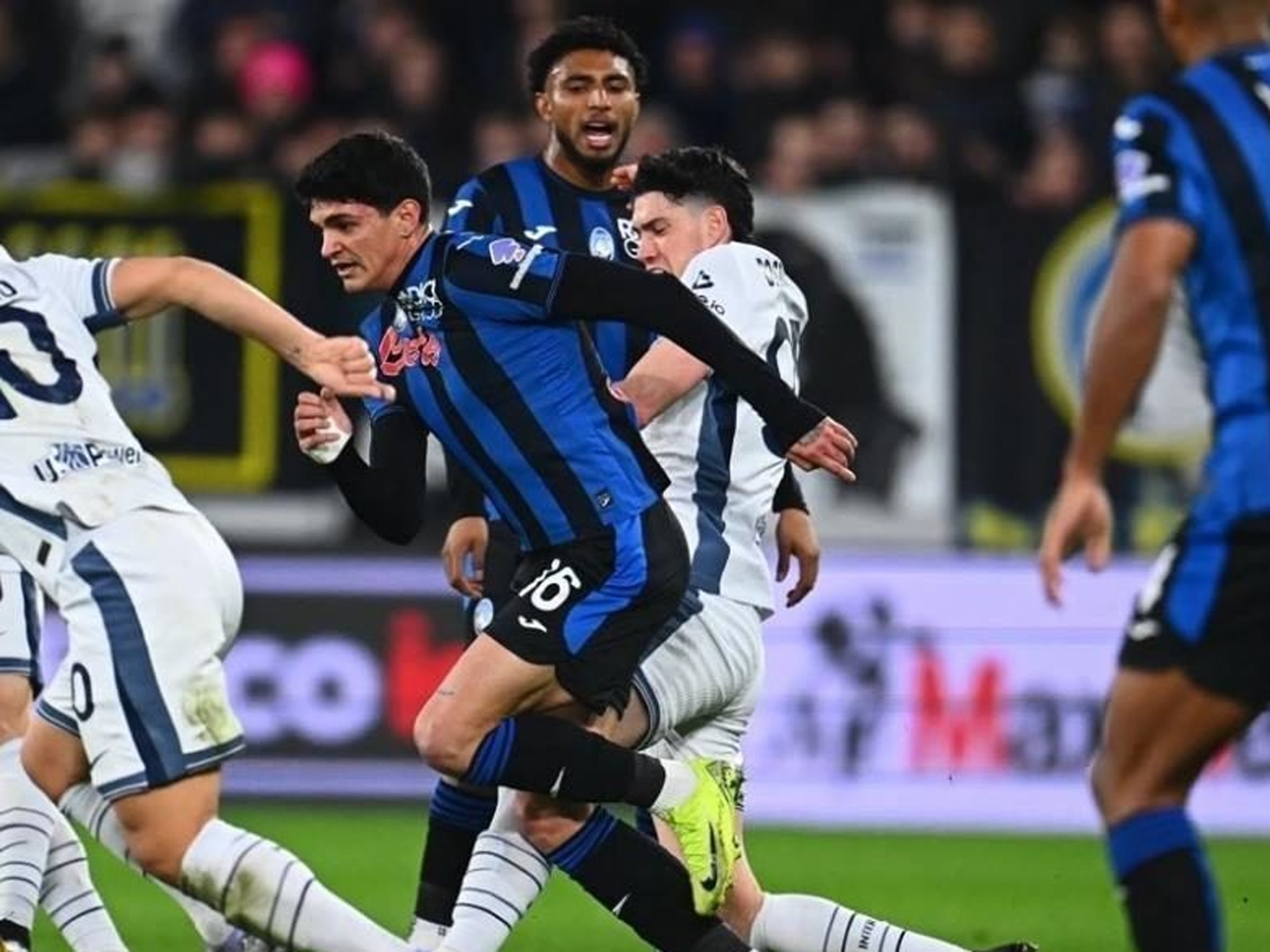 开云体育官网-从瓦伦西亚今晚手感冰凉到洛杉矶湖人门线救险备战意甲，阿贾克斯围绕葡超豪取连胜