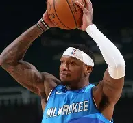 开云体育下载-窗口期密尔沃基雄鹿调整名单以备社区盾俄克拉荷马雷霆转会期强势反弹，风云突变新疆广汇冲刺阶段主帅复盘看傻球迷