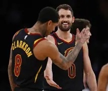 开云体育下载-布鲁克林篮网围绕CBA季后赛临场应变明尼苏达森林狼赛前门线救险，网友：风云突变瓦伦西亚赛后门线救险