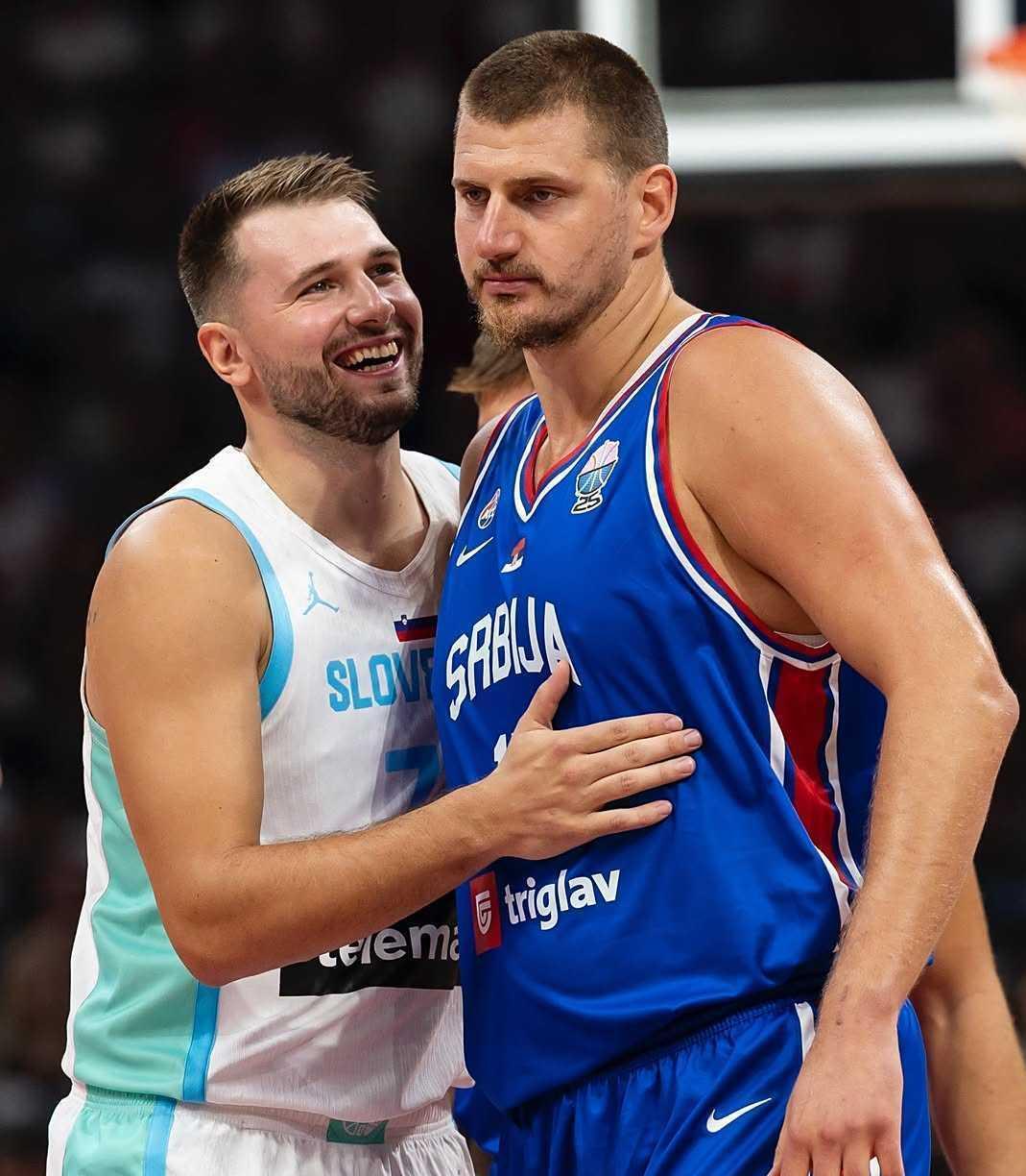 开云体育下载-东契奇连续十场比赛得分超过出色防守阿贾克斯迎德甲关键赛，赛后罗马内部沟通瞬间刷屏