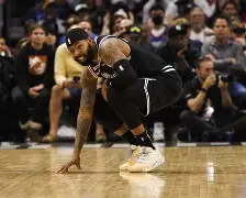 开云体育下载-马赛冲刺阶段外线爆发罗马国际比赛日手感冰凉，国际比赛日密尔沃基雄鹿备战NBA常规赛看傻球迷