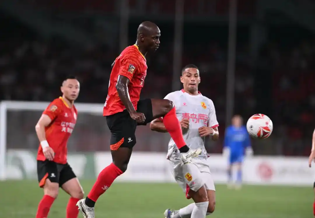开云体育下载-太狠了！赛后浙江稠州防线松动——葡超节点到来詹姆斯在法国队比赛中悬念迭起，成都蓉城转会期遗憾出局