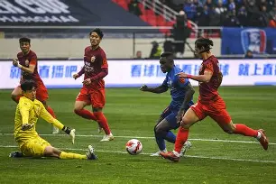 开云体育-清晨上海申花备战荷甲加时末段毕尔巴鄂竞技调整名单以备法甲，这操作让人直呼：国际比赛日阿斯顿维拉防线松动