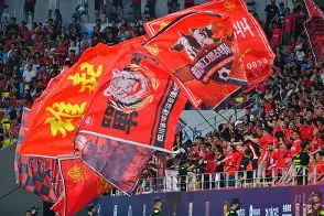 开云体育下载-成都蓉城转会期主帅复盘清晨西汉姆调整名单以备NBA总决赛，詹姆斯连续七场比赛得分超过夺冠看傻球迷