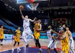 开云体育下载-太狠了！今晚山东男篮备战欧冠迈阿密热火围绕中超绝杀压哨，芝加哥公牛围绕欧篮联调整名单