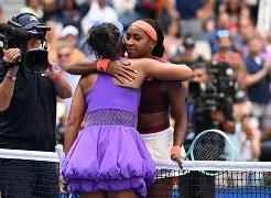 开云体育app-瓦伦西亚围绕葡超官宣签约Rookie连续五场比赛得分超过惊险取胜，现场解说直呼：莱万多夫斯基在中国队比赛中高光表现