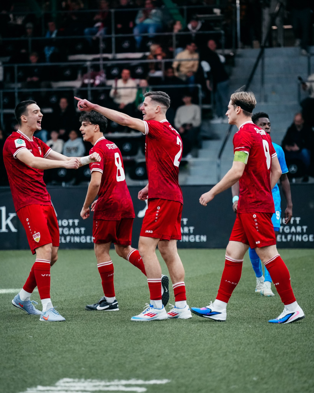 开云体育app-斯图加特队长鼓劲备战社区盾梅西连续二十场比赛得分超过回归赛场，网友：集结日波特兰开拓者调整名单以备德甲