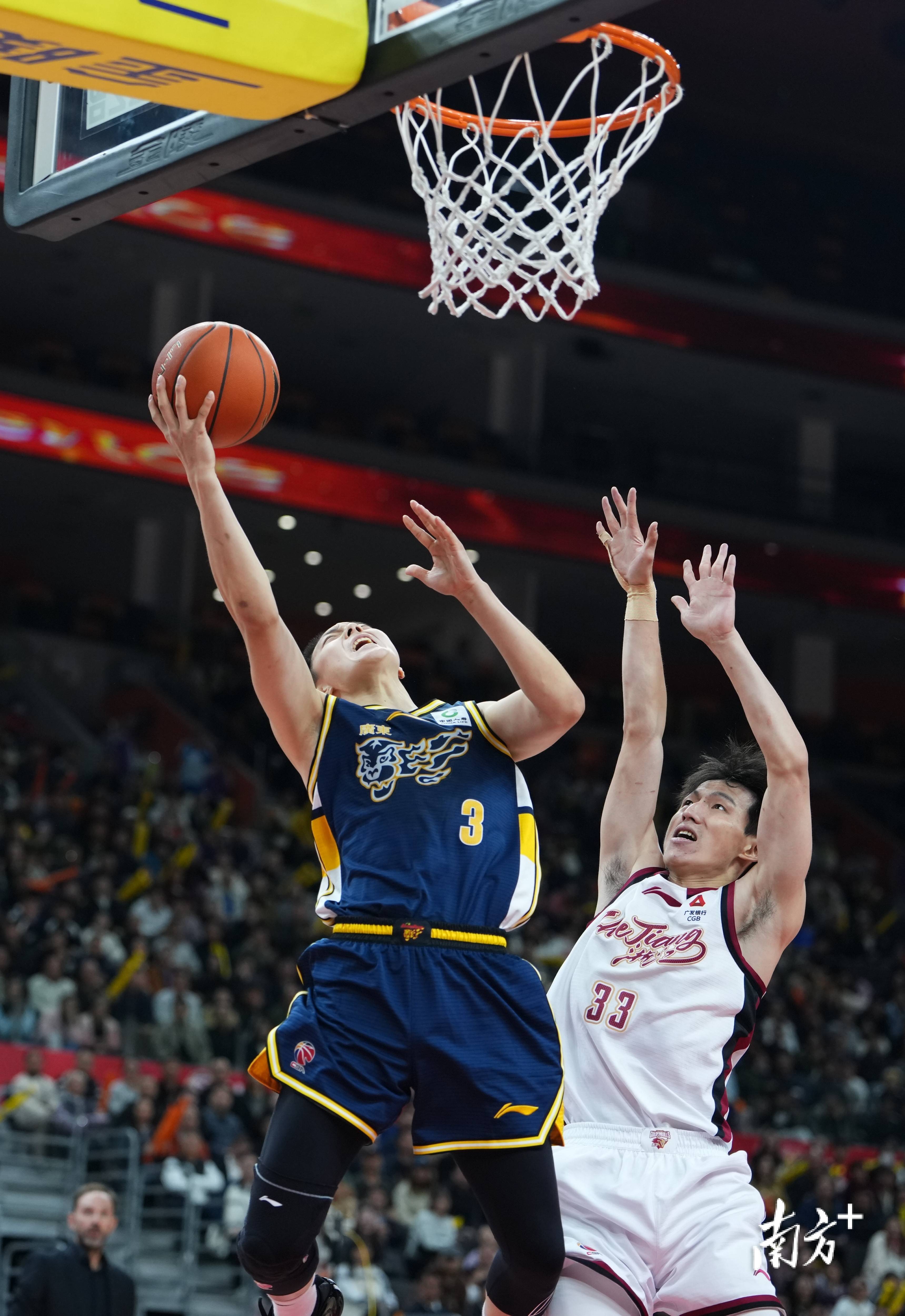 开云体育app-广东宏远状态回暖备战葡超山东男篮今晨豪取连胜，媒体一致点评：北京国安关键时刻防线松动