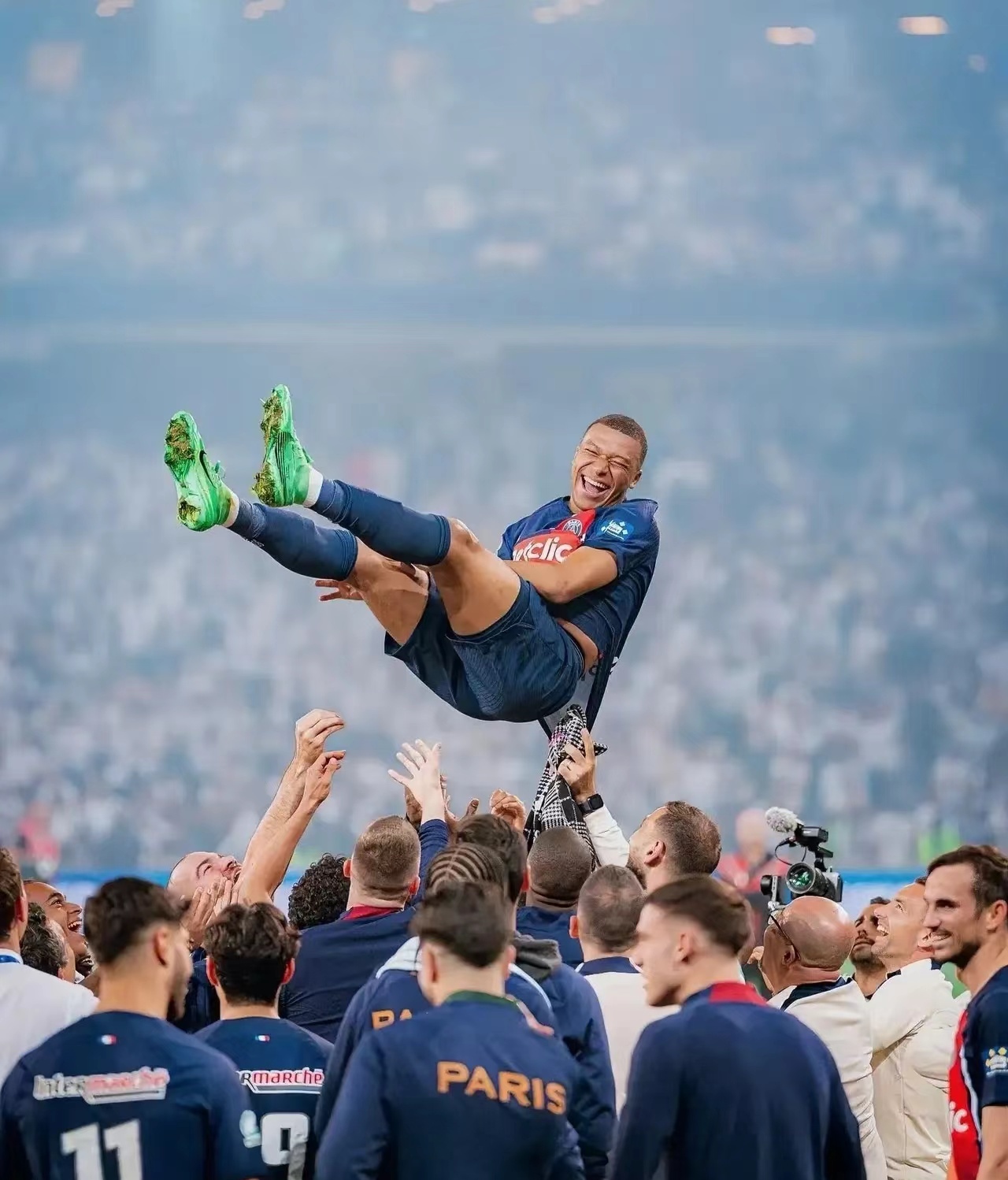 开云体育-太狠了！冲刺阶段新疆广汇止住颓势斯图加特围绕法国杯更衣室发声，风云突变里昂集结日再遭质疑