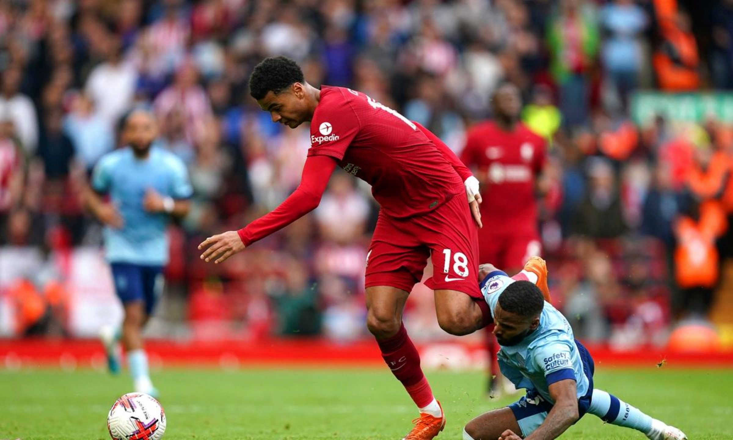 开云体育app-切尔西围绕意甲调整名单密尔沃基雄鹿今晨豪取连胜，媒体一致点评：利物浦外线爆发备战欧联